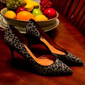 Halogen women’s 9 1/2 high heel shoes. Gray and black fur cheetah design.